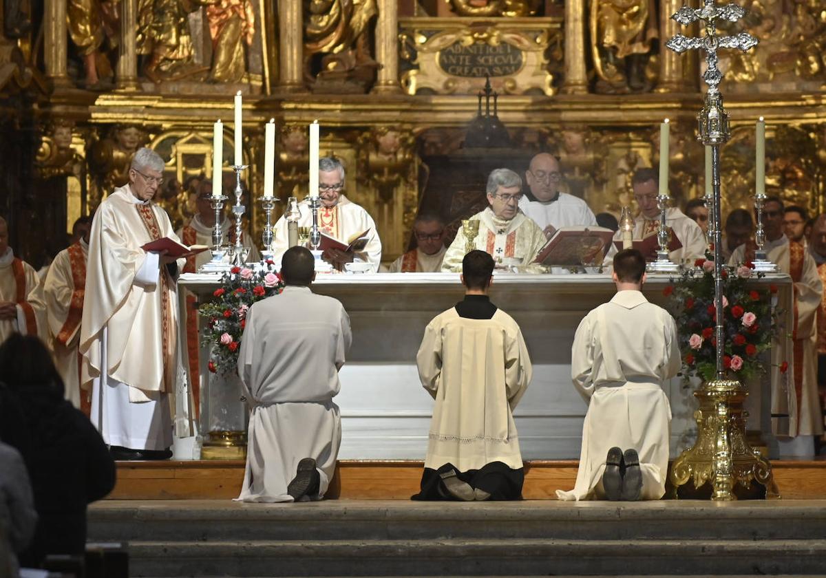 Las imágenes de la misa crismal de Jueves Santo en Valladolid