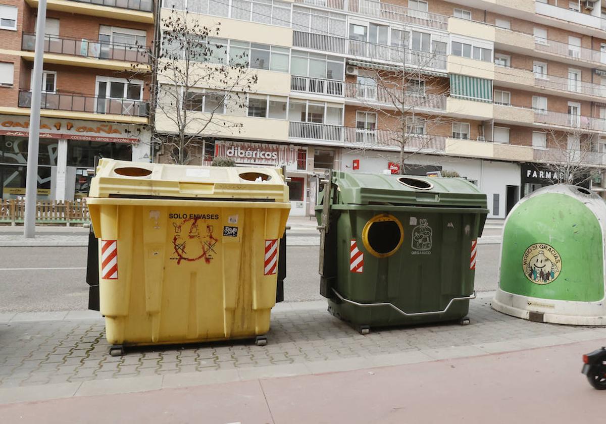 Contenedores de basura en Cardenal Cisneros.