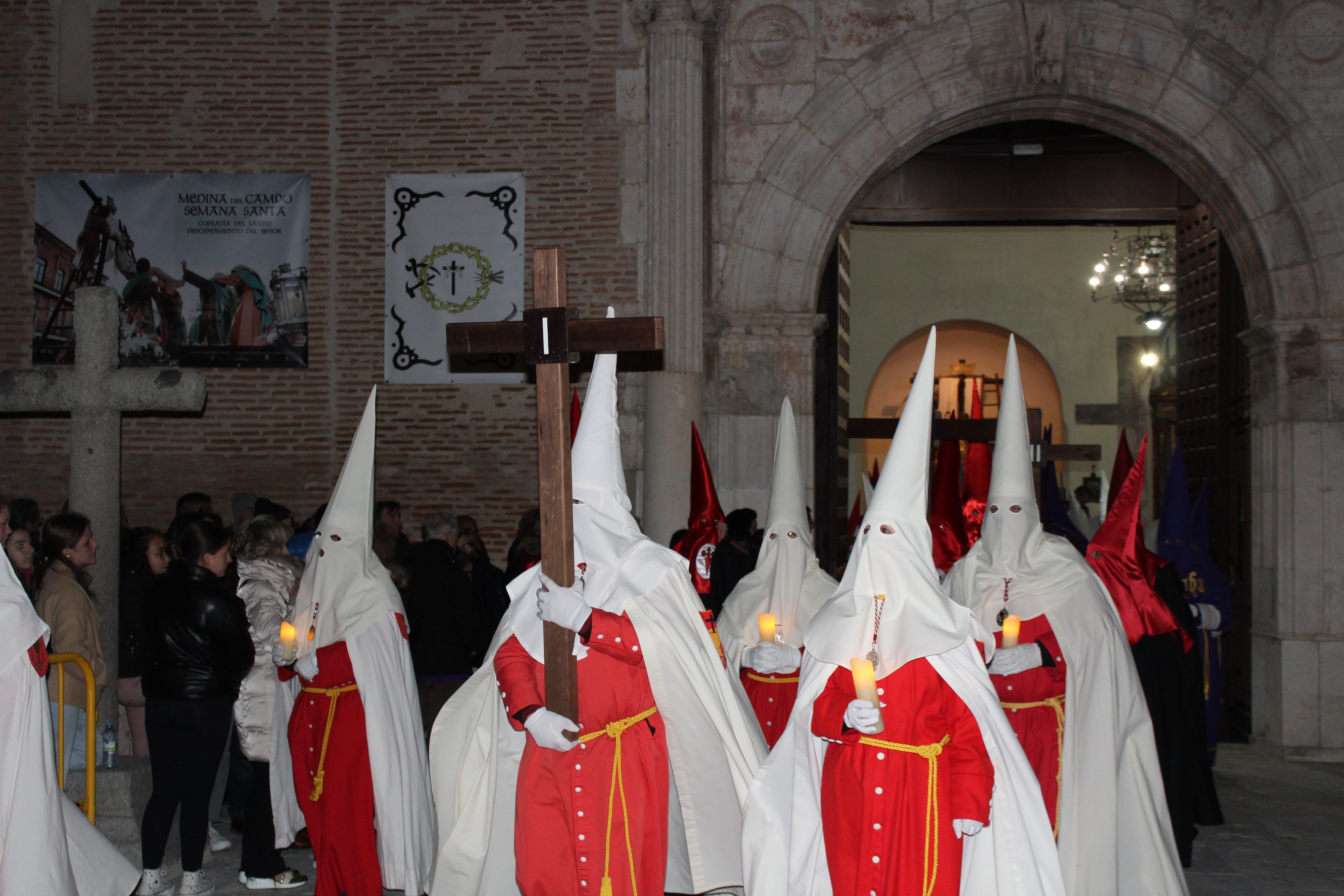 Comienzo del Vía Crucis Popular