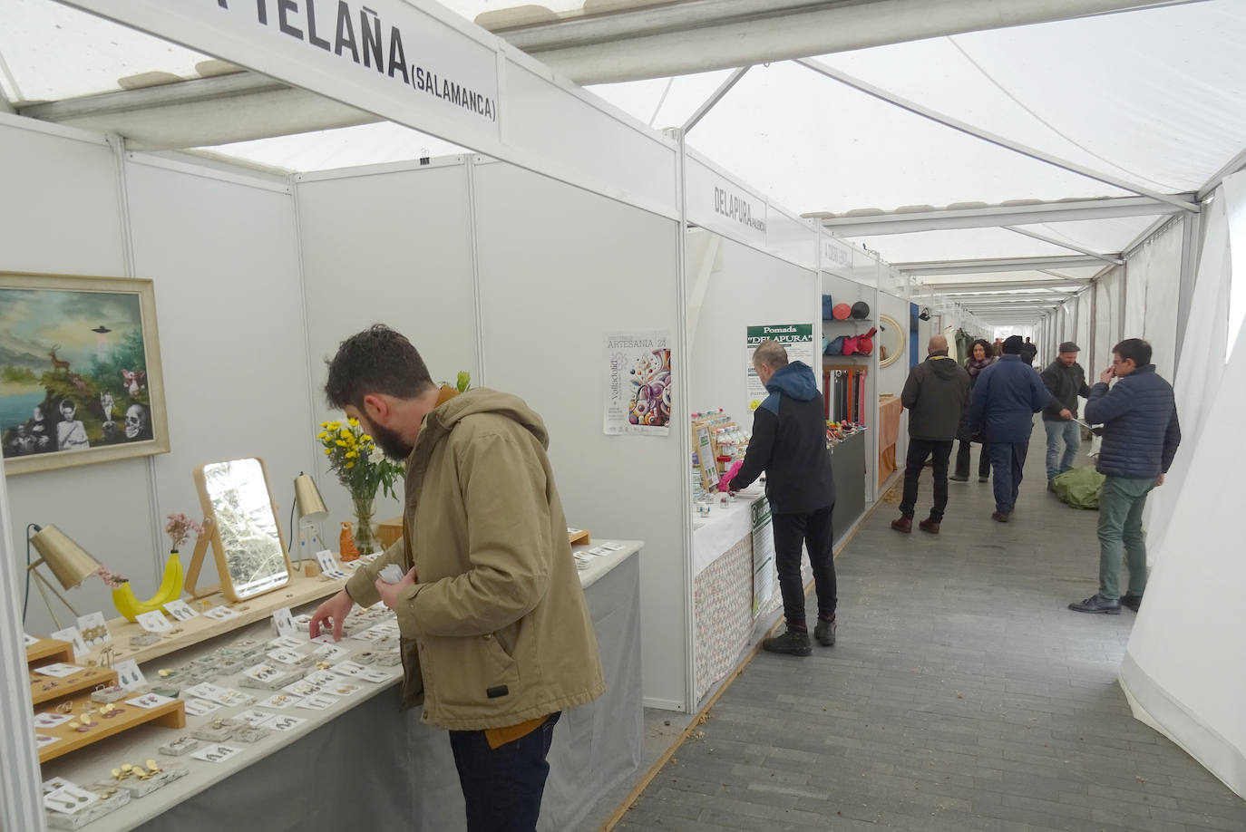 Así ha quedado la Feria de Artesanía tras el fuerte vendaval