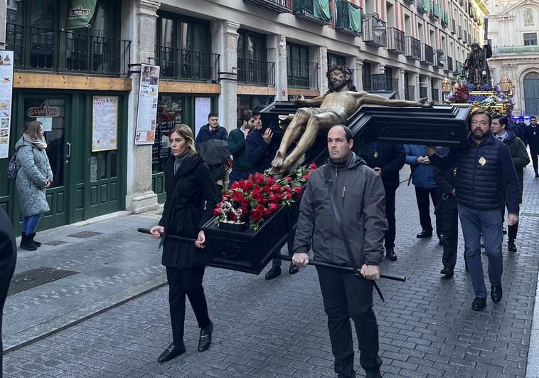 Traslado esta mañana de las imágenes que ayer tuvieron que resguardarse en la Vera Cruz.