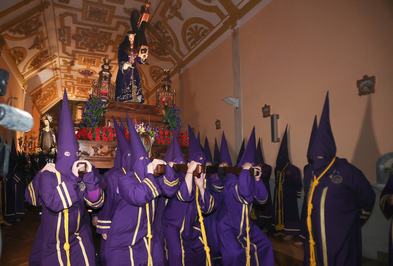 Acto del Silencio en la capilla de los Nazarenos