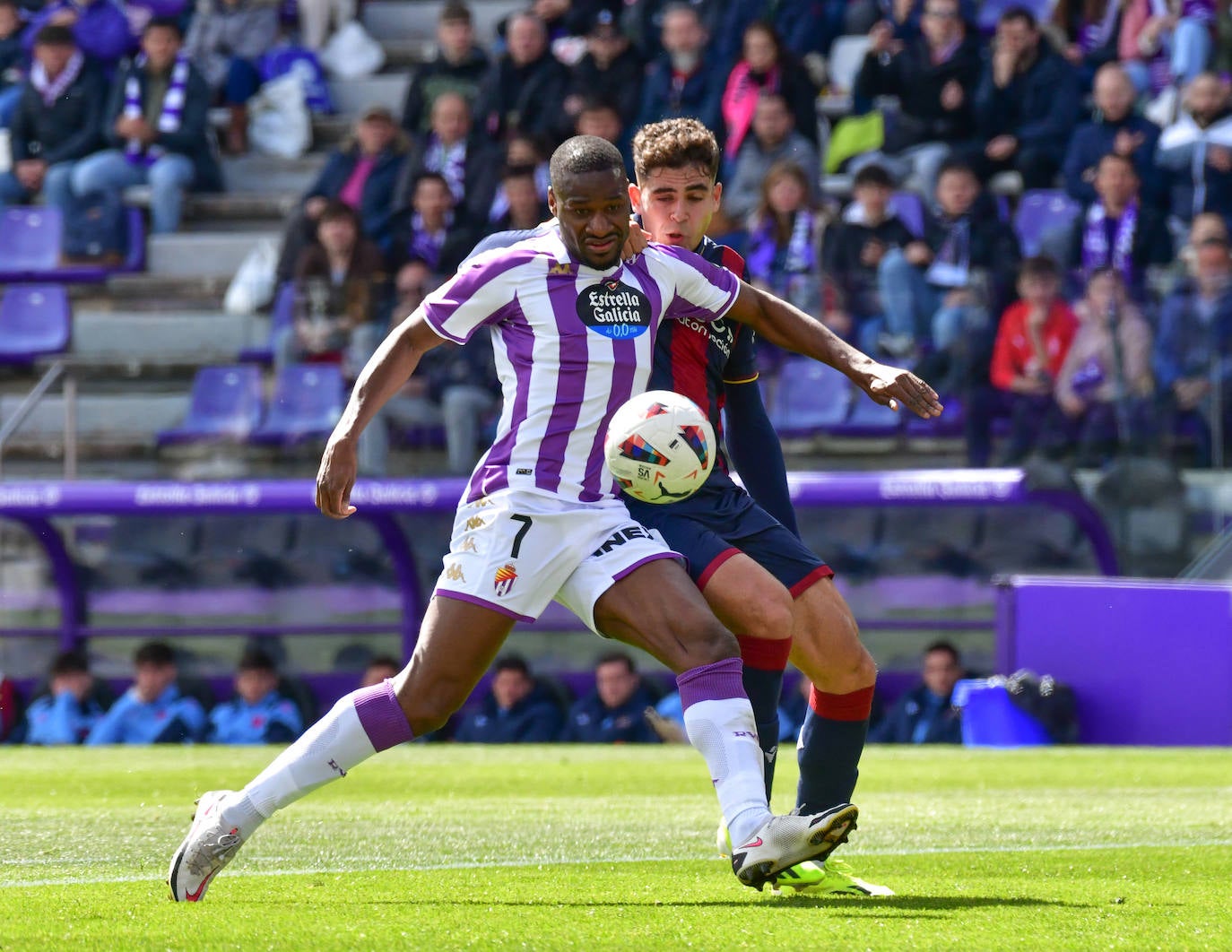 Las imágenes del partido entre el Real Valladolid y el Levante