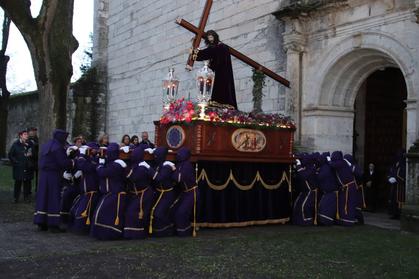 El Viernes Santo de Cuéllar, en imágenes