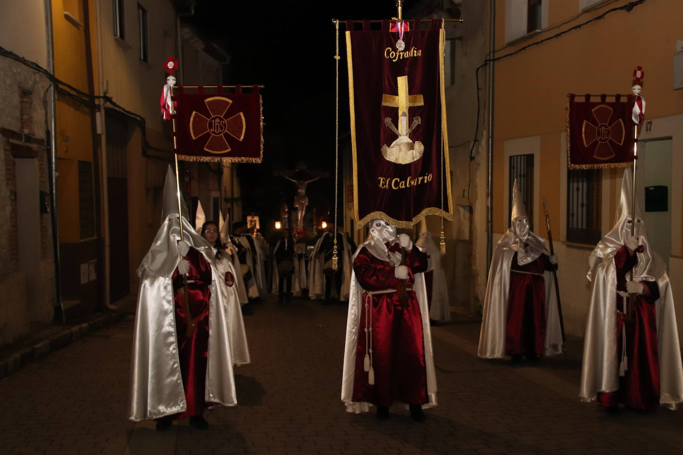 El Viernes Santo de Cuéllar, en imágenes