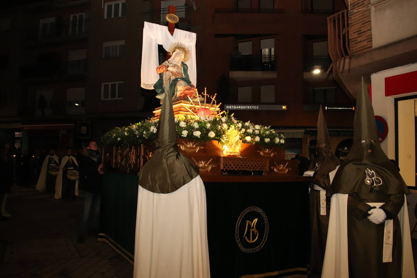 El Viernes Santo de Cuéllar, en imágenes