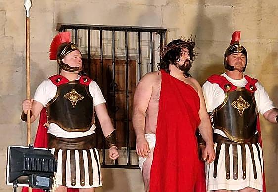 Representación de la Pasión en barrio Barruelo de Guardo.