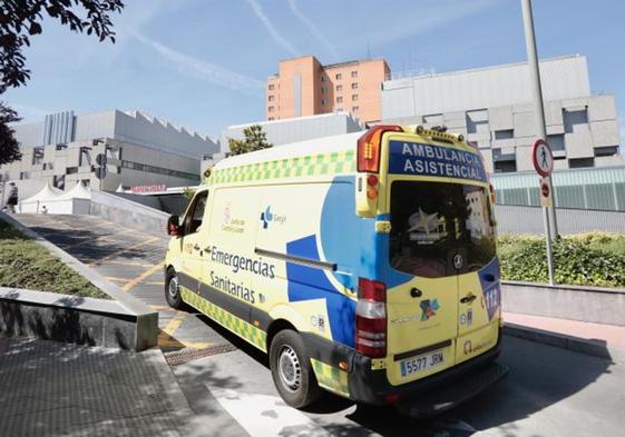 Acceso a Urgencias del Hospital Clínico.