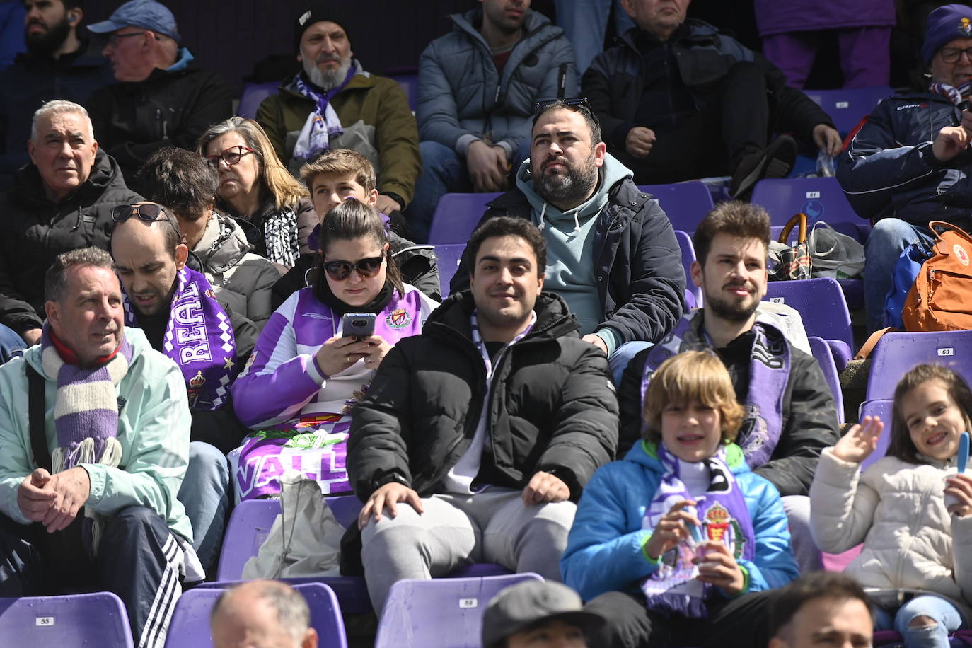 Búscate en la grada del estadio José Zorrilla (3/4)