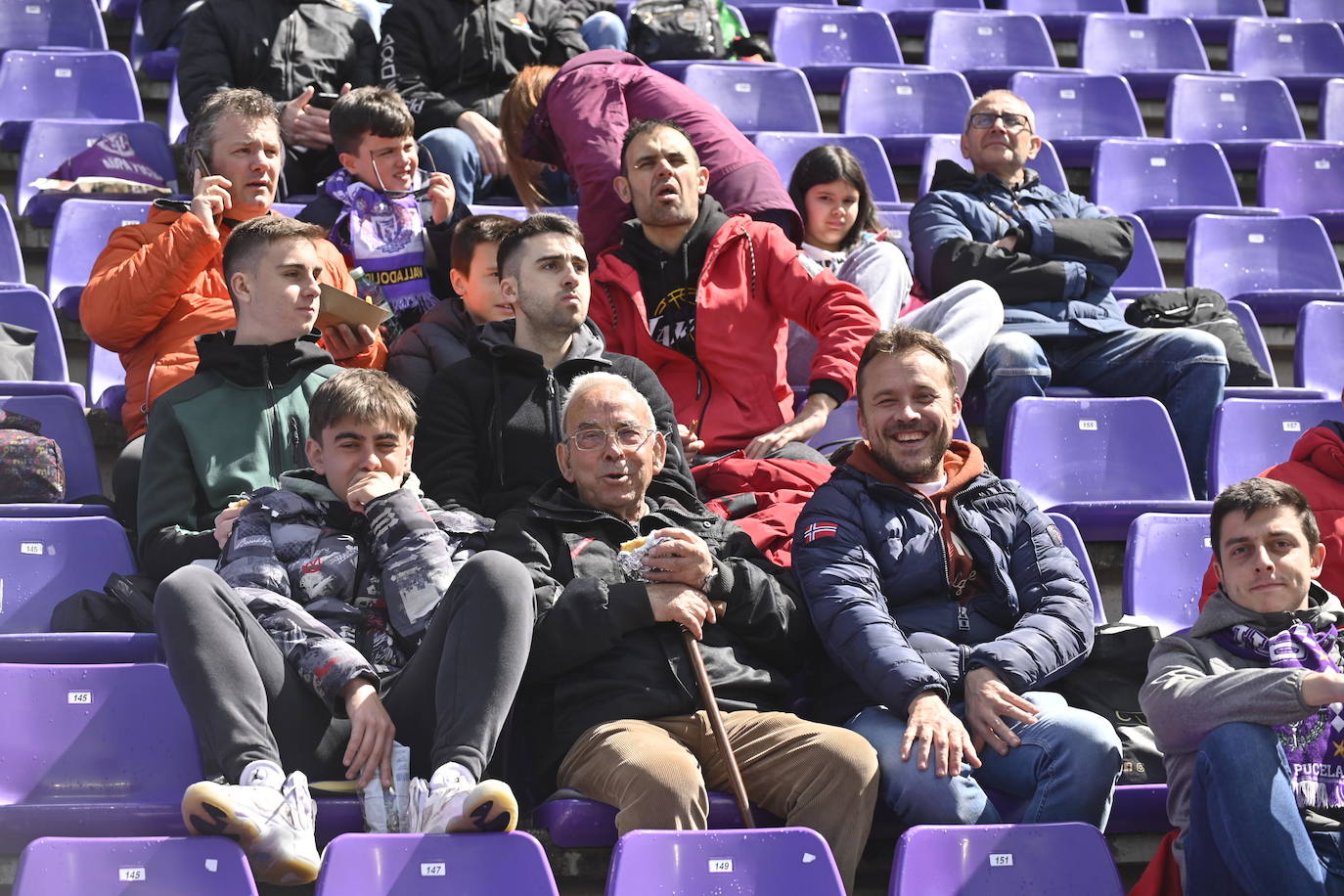 Búscate en la grada del estadio José Zorrilla (3/4)