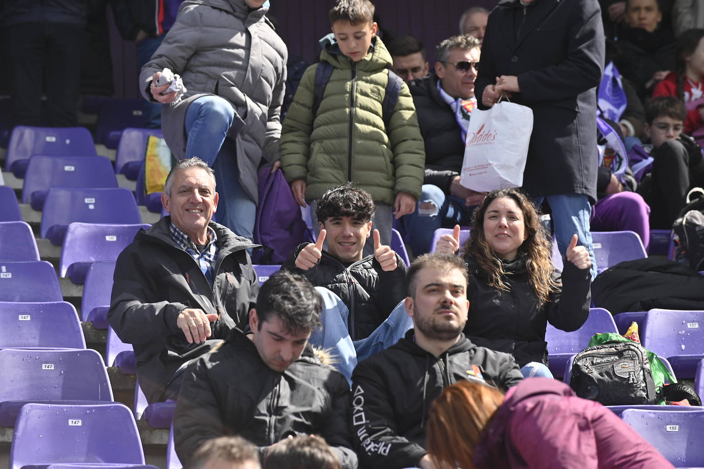 Búscate en la grada del estadio José Zorrilla (3/4)