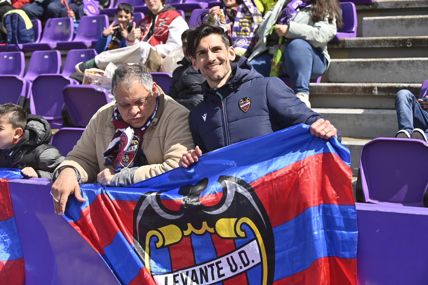 Búscate en la grada del estadio José Zorrilla (3/4)