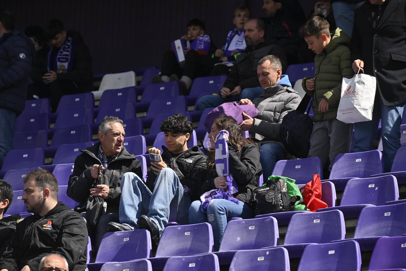 Búscate en la grada del estadio José Zorrilla (3/4)