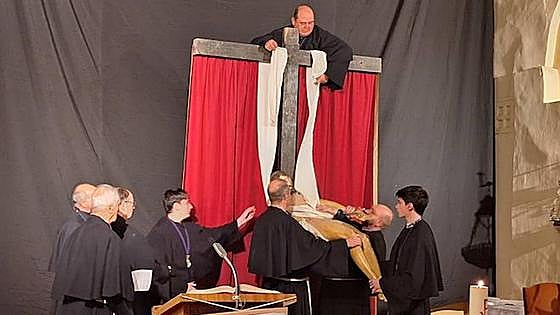 Cuenca de Campos revive el Ejercicio del Descendimiento de Jesús
