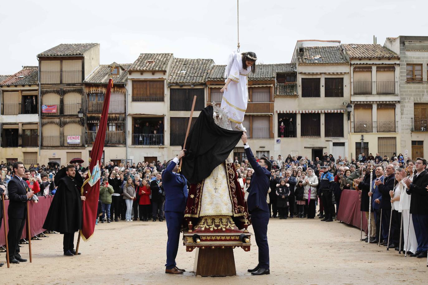 Las imágenes de la Bajada del Ángel en Peñafiel