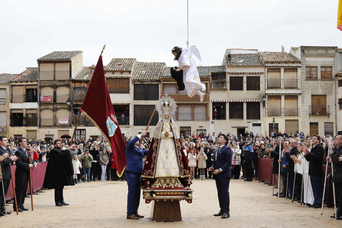 Las imágenes de la Bajada del Ángel en Peñafiel