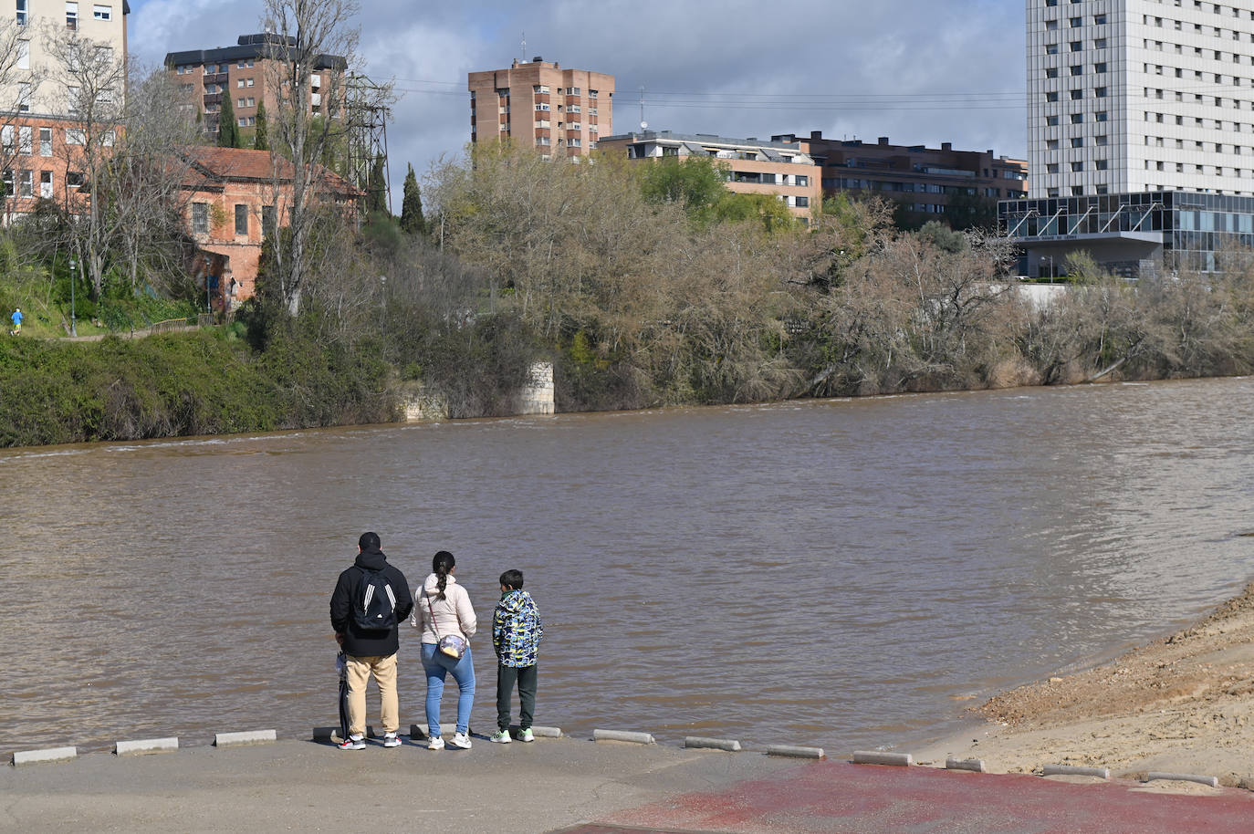 Crecida en los ríos de Valladolid después del temporal Nelson