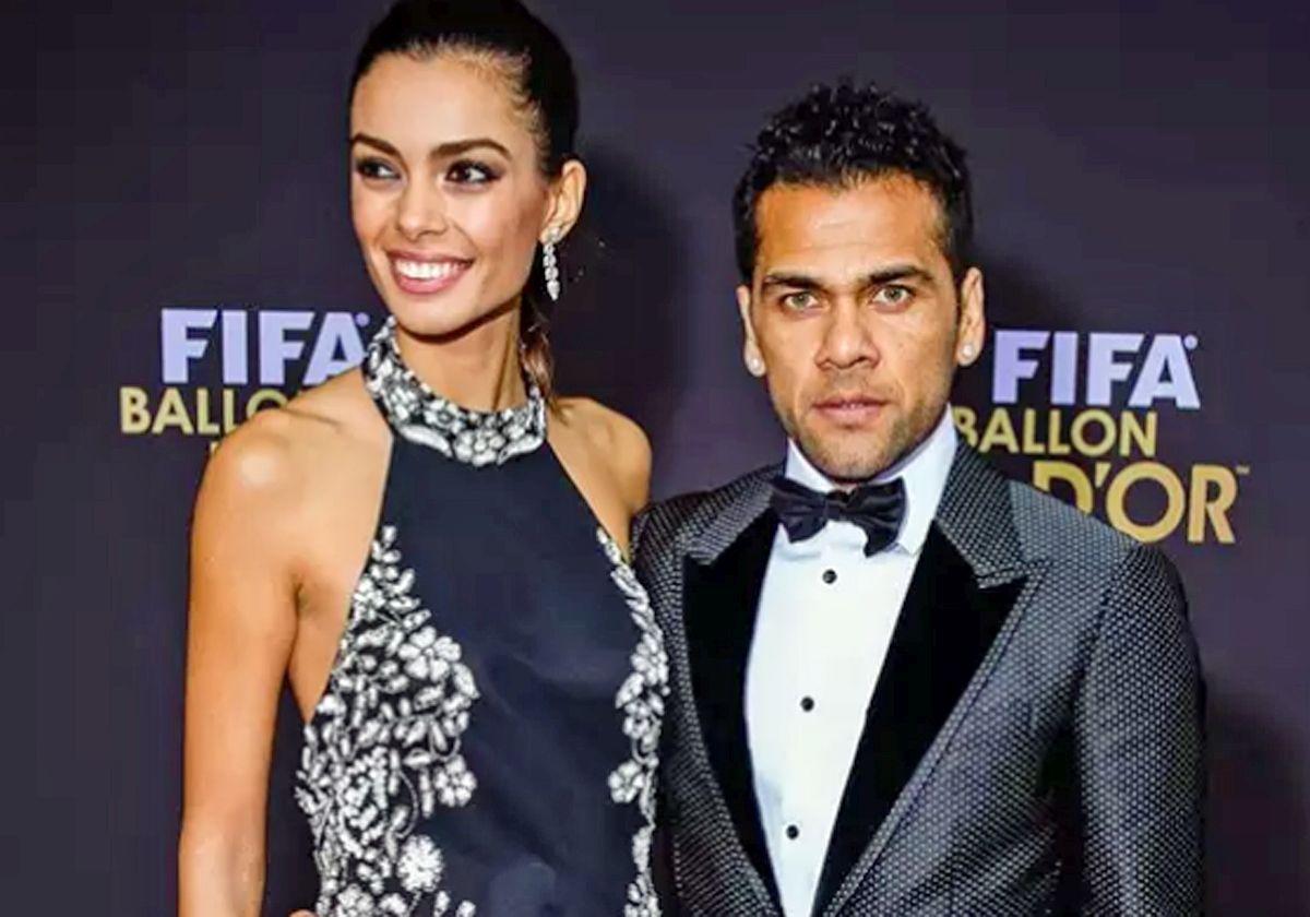 Dani Alves con Joana Sanz, en una imagen de archivo.