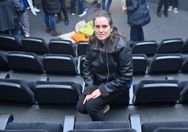 María Ángeles Arranz posando en la sala del Planetario del Museo de la Ciencia