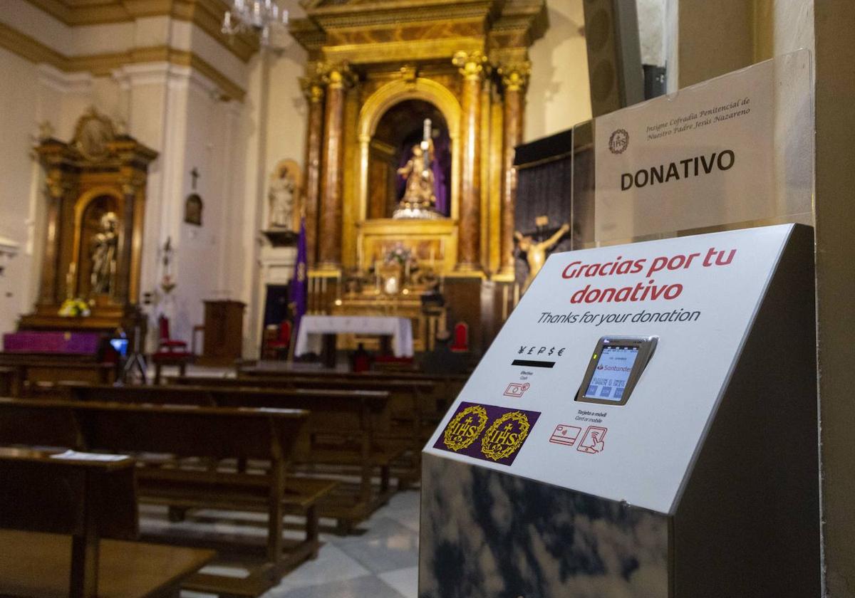 Una herramienta de donativos en una iglesia, en una imagen de archivo.