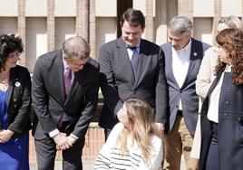 El presidente nacional del PP, Alberto Núñez Feijóo, ha visitado este jueves el centro de educación El Corro de Valladolid.