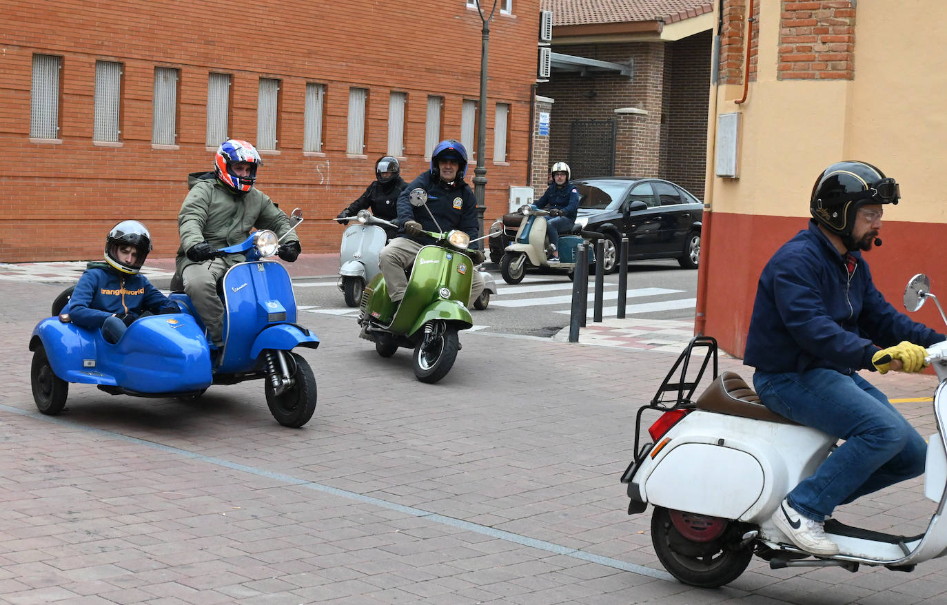 La concentración de Vespas y Lambrettas de Santovenia, en imágenes