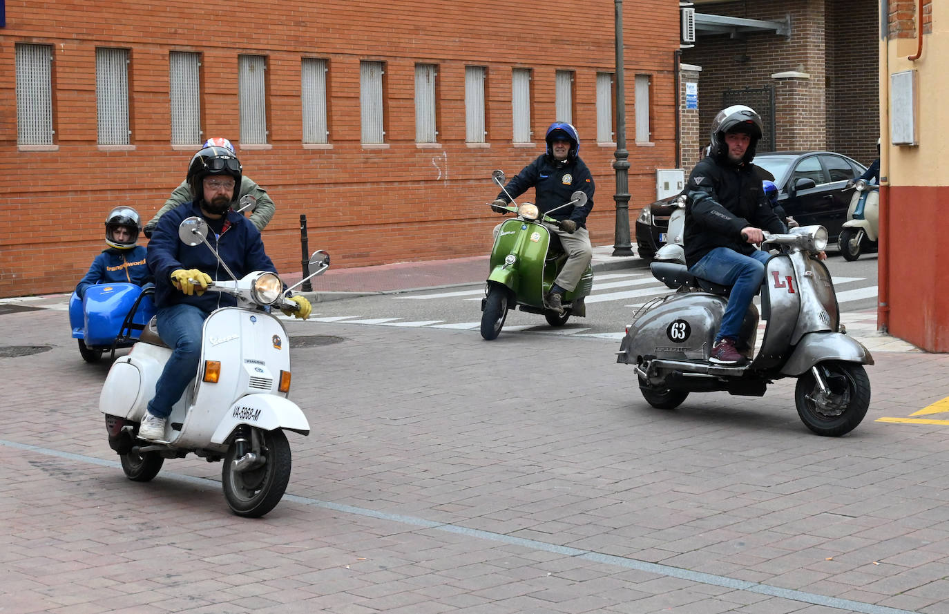 La concentración de Vespas y Lambrettas de Santovenia, en imágenes