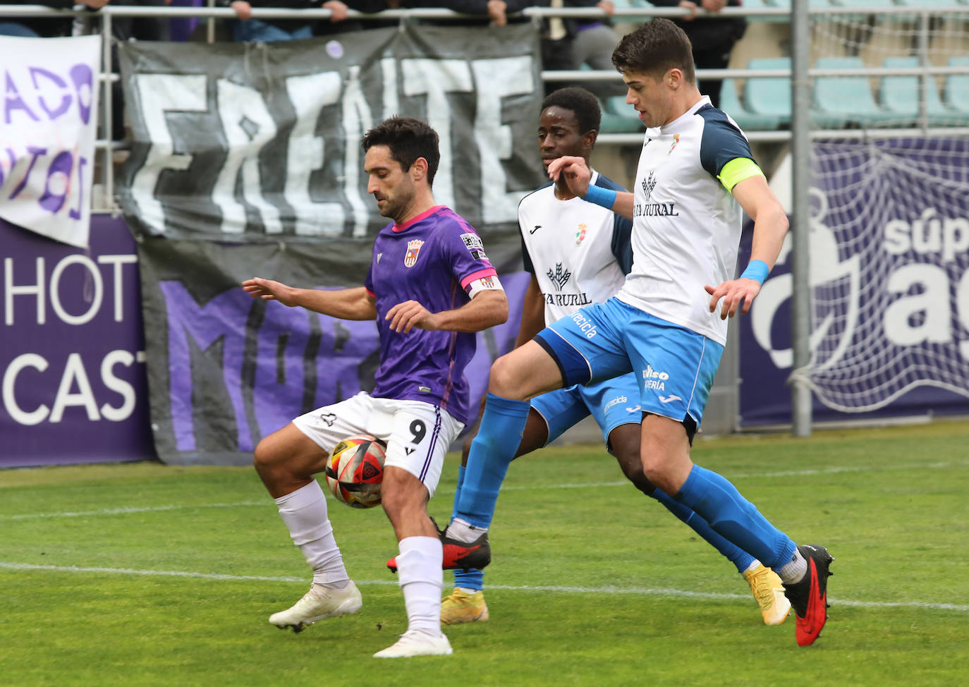 El Palencia CF vence en casa al Villaralbo