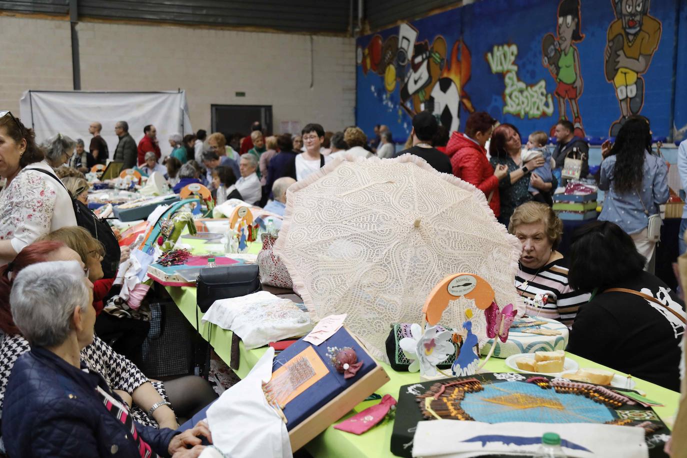 El Encuentro de Encajeras de Cogeces del Monte, en imágenes