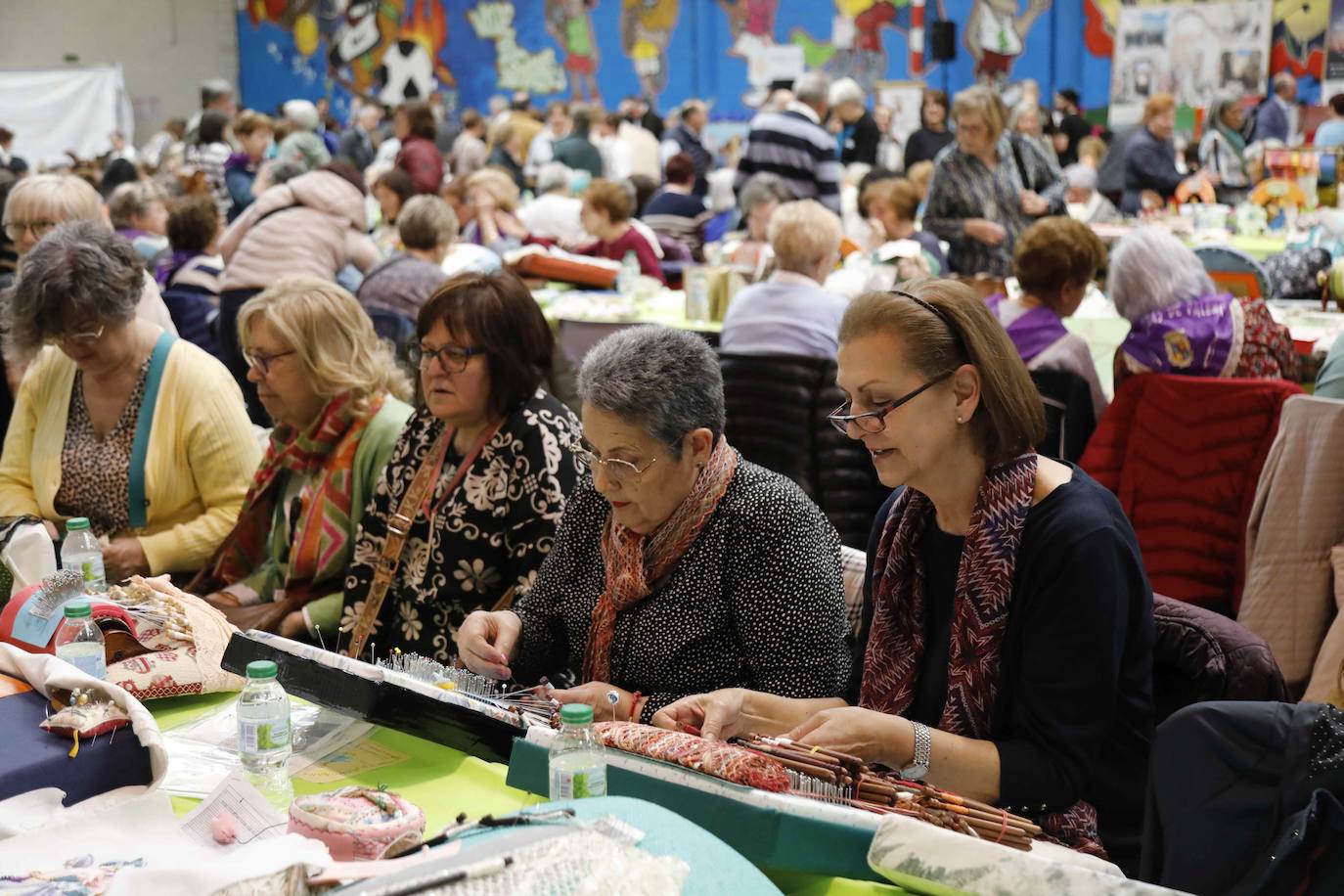 El Encuentro de Encajeras de Cogeces del Monte, en imágenes