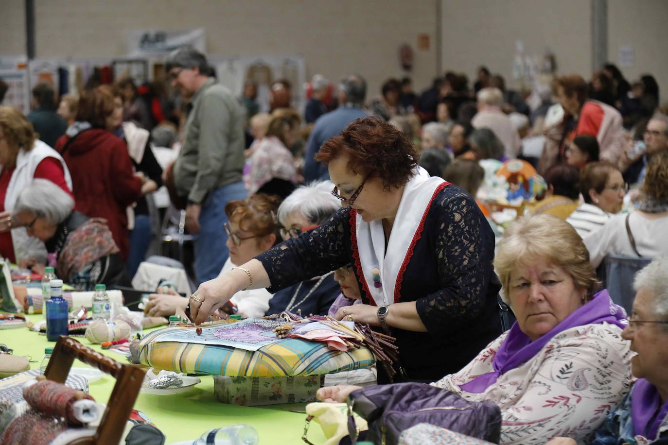El Encuentro de Encajeras de Cogeces del Monte, en imágenes