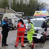 Un herido en un choque entre un coche y una autocaravana