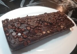 Pastel de chocolate con cinco ingredientes