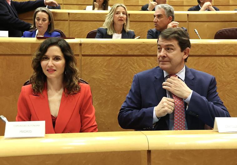 Alfonso Fernández Mañueco, este lunes junto a Isabel Díaz Ayuso en la Comisión General de las Comunidades Autónomas del Senado.