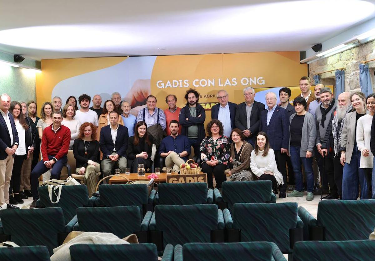 Participantes en el Foro Gadis con las ONG.