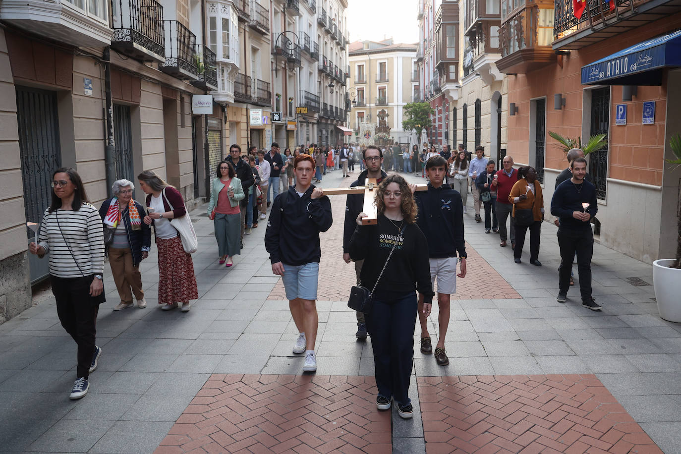 Las imágenes de la procesión de los jóvenes en el jubileo diocesano