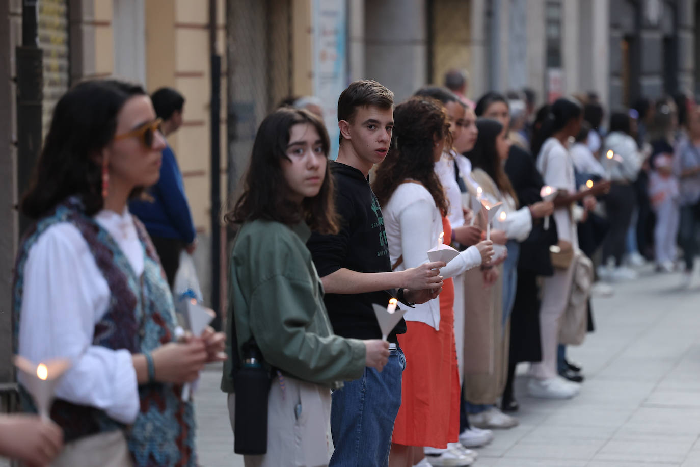 Las imágenes de la procesión de los jóvenes en el jubileo diocesano