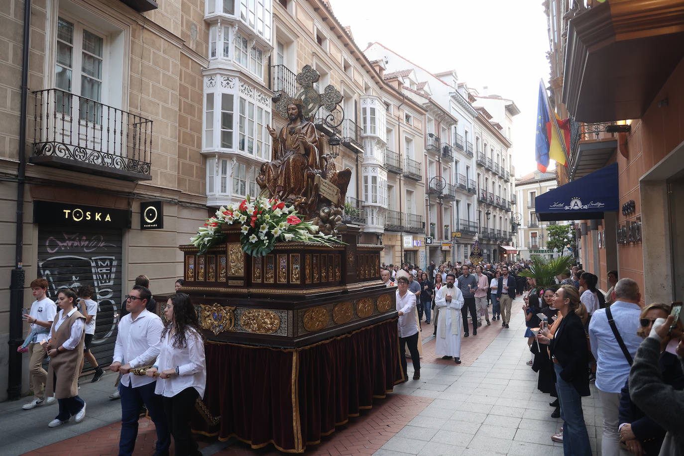Las imágenes de la procesión de los jóvenes en el jubileo diocesano