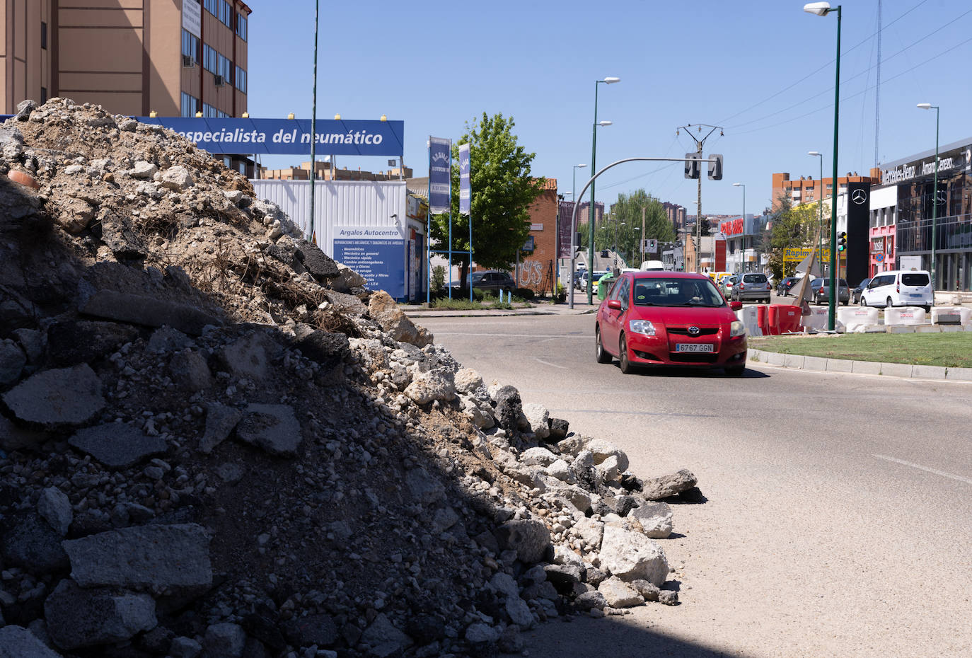 Las imágenes de las obras eternas de la avenida de El Norte de Castilla