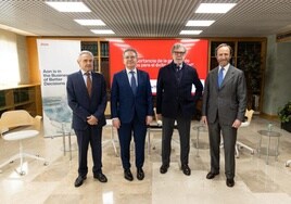 Félix Cano, consejero delegado de Lingotes Especiales; Pedro Palomo, CEO de Octaviano Palomo; Santiago Aparicio, presidente de CEOE Castilla y León; y Bernardo Sagarra, director regional de AON.