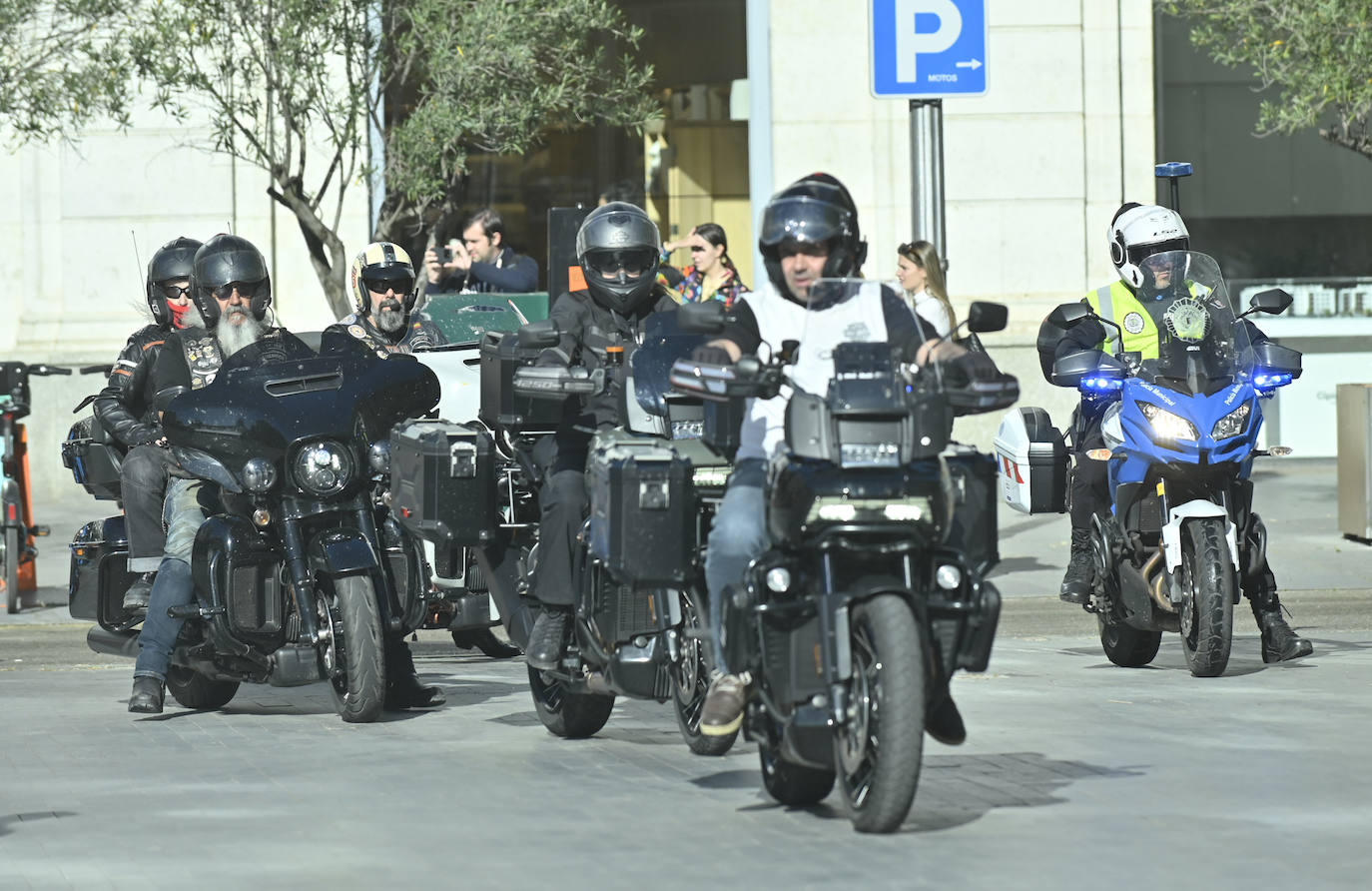 Las imágenes de la concentración de Harleys en la plaza Zorrilla de Valladolid