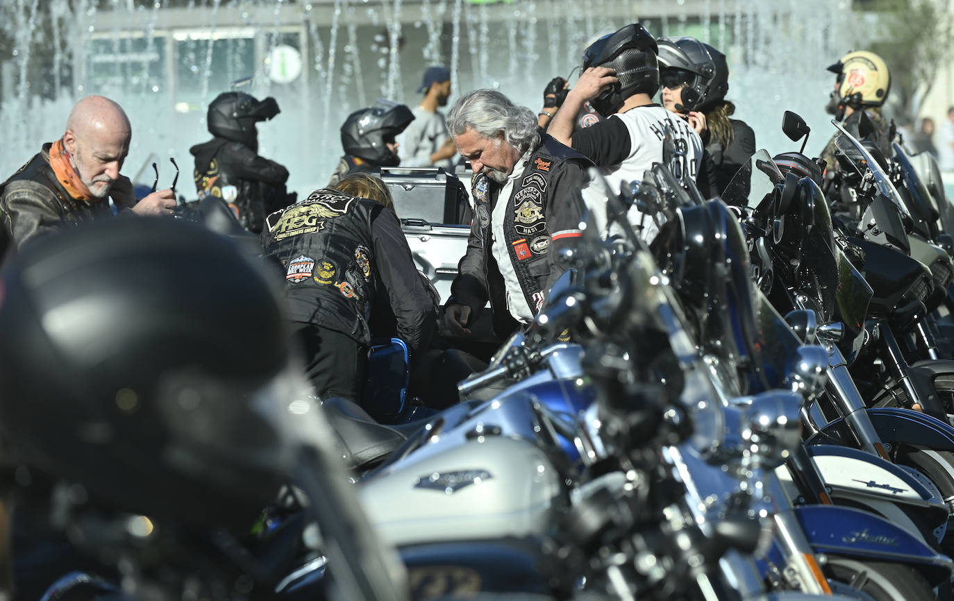 Las imágenes de la concentración de Harleys en la plaza Zorrilla de Valladolid