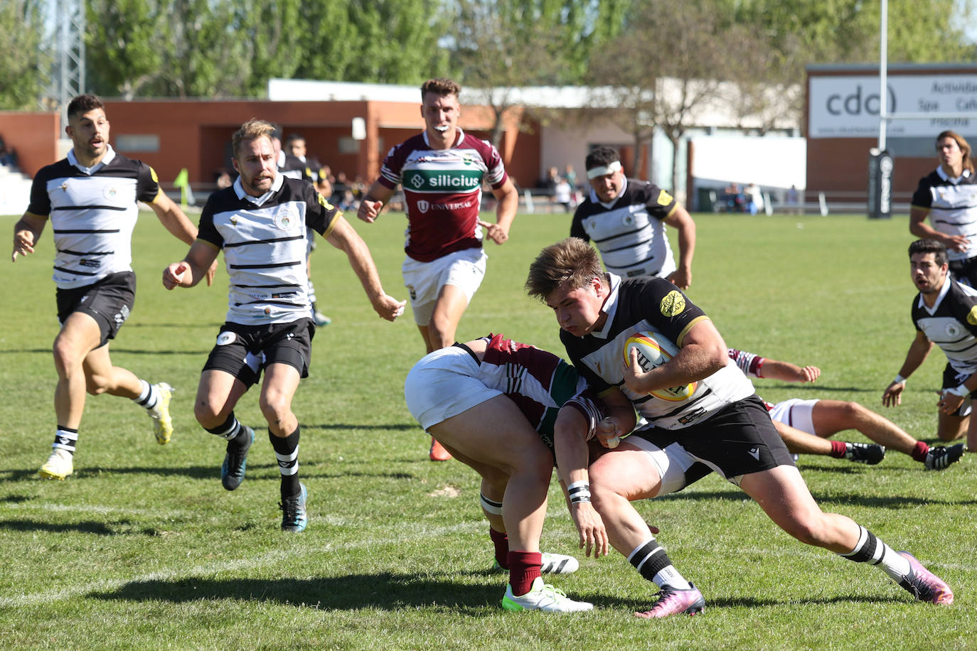 El partido de rugby entre El Salvador y el Alcobendas, en imágenes