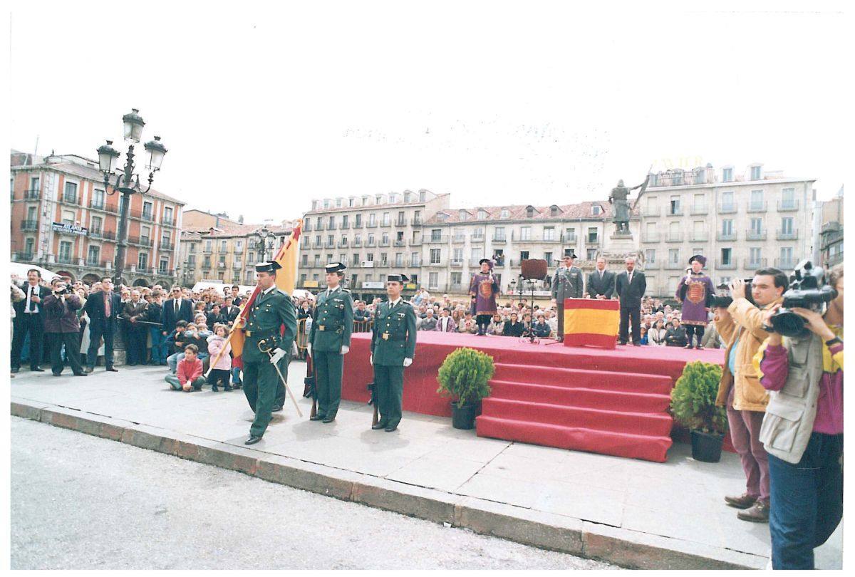 Homenaje de la ciudad de Valladolid a la Guardia Civil en el año 1994, en el 150 aniversario de la creación del cuerpo.