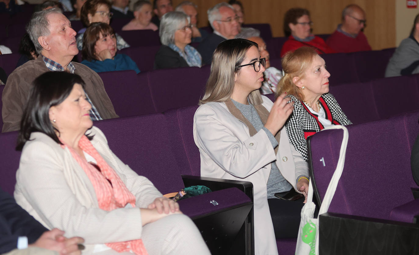 Gamoneda realza con su poesía el Día del Libro en Paredes