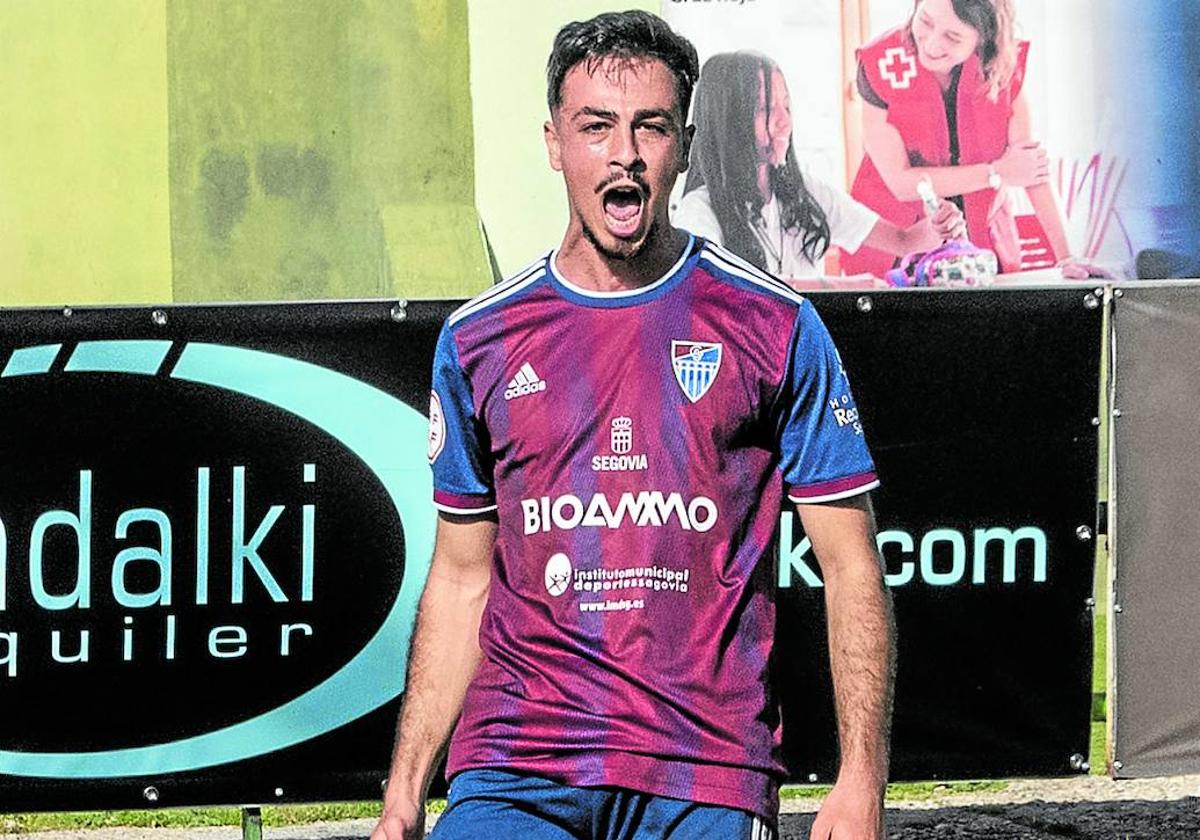 Javi Borrego celebra un gol ante el Badajoz.