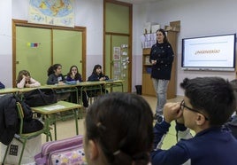 Alumnos durante una clase.