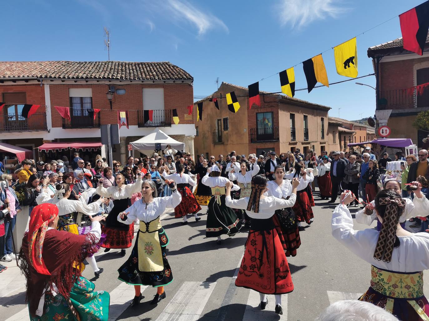 Éxito de público en el Mercado Comunero de Torrelobatón