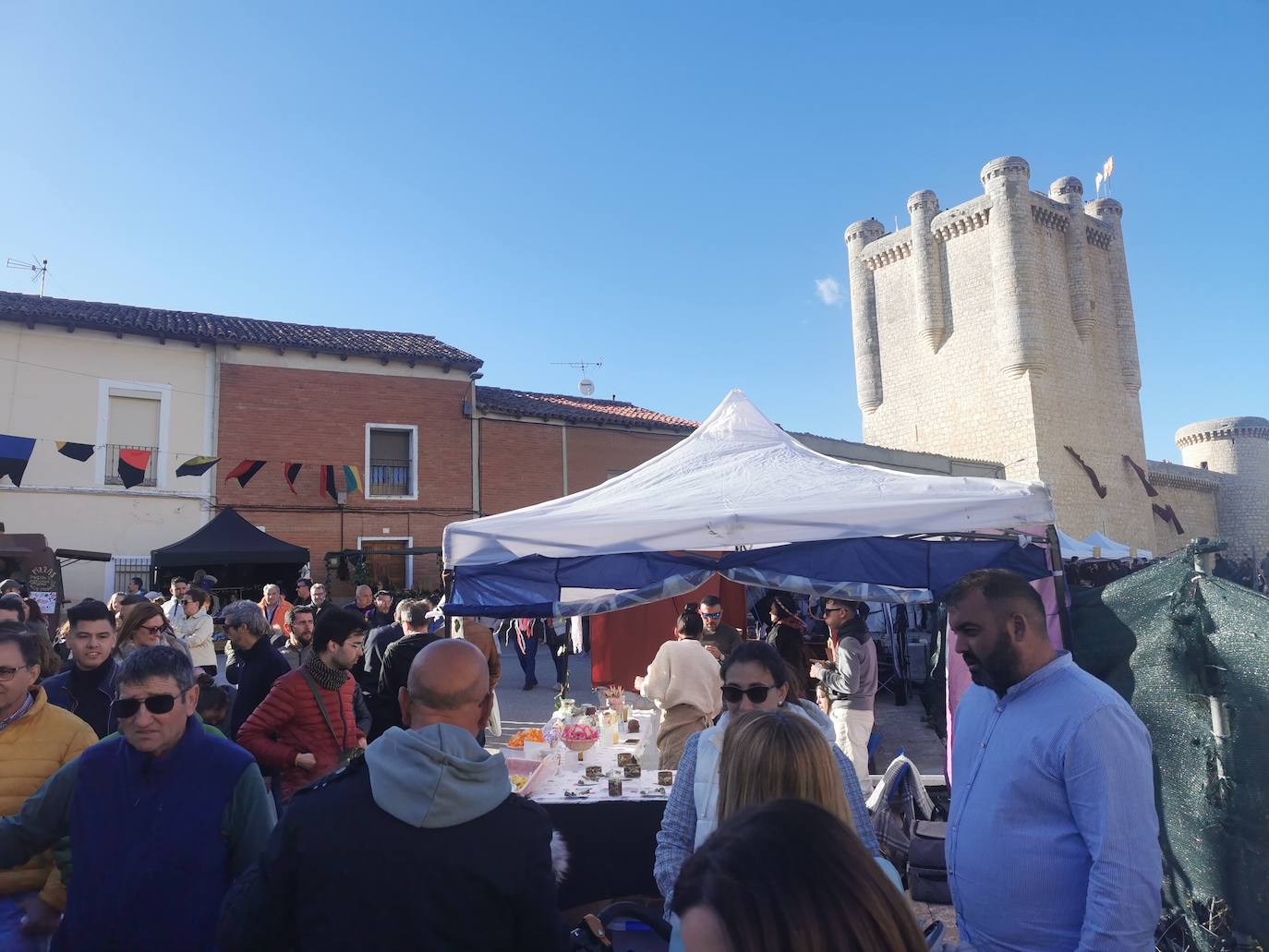 Éxito de público en el Mercado Comunero de Torrelobatón