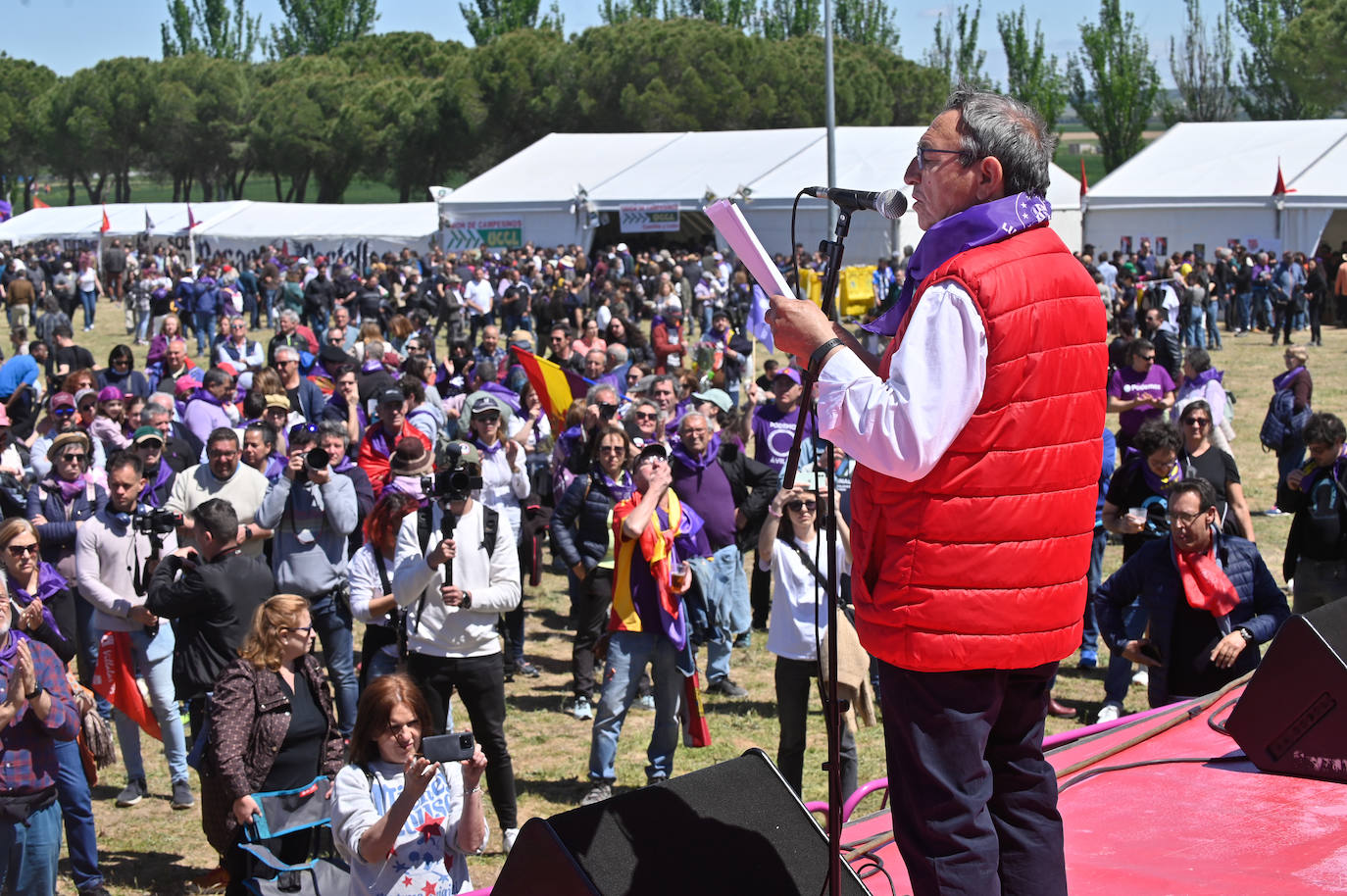 Miles de personas disfrutan en Villalar del Día de Castilla y León